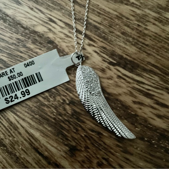 Silver Angel Wing Necklace - Picture 2 of 3
